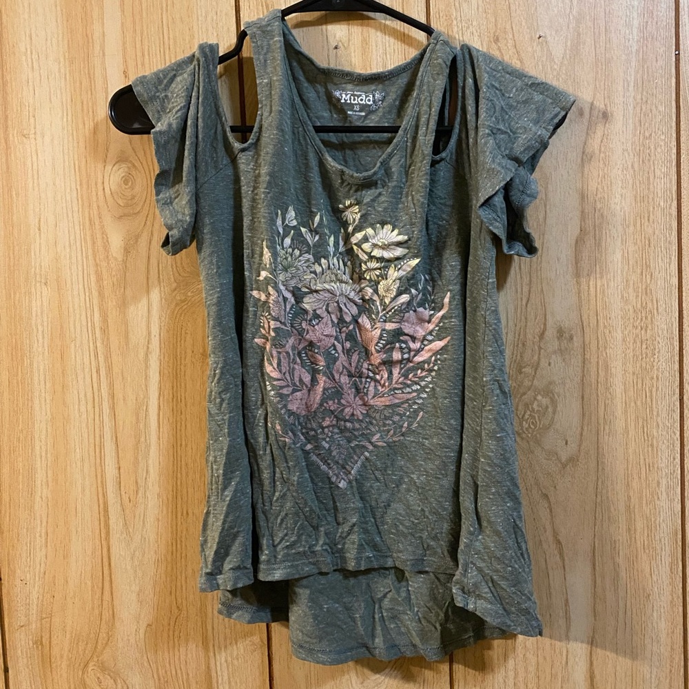 Mudd Olive Tee with Floral Graphic Shoulder Cut Out Size XS